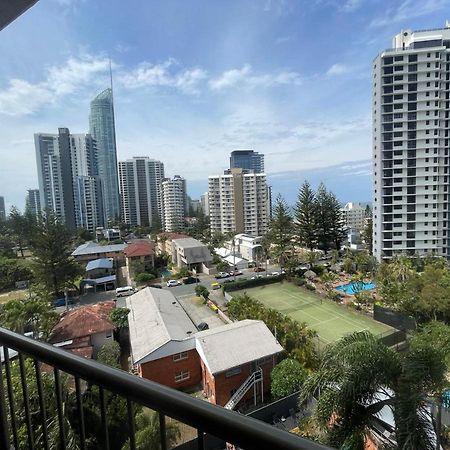 Aristocrat Apartments Gold Coast Extérieur photo