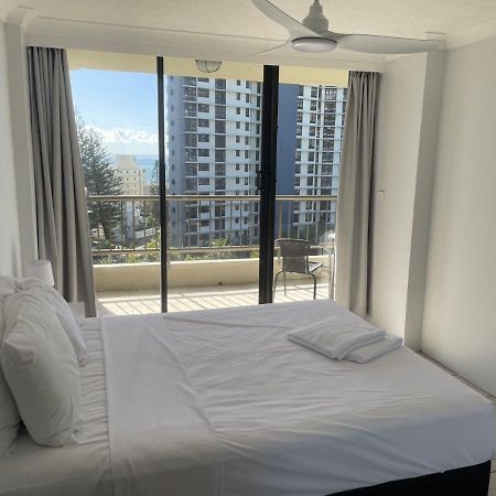 Aristocrat Apartments Gold Coast Extérieur photo