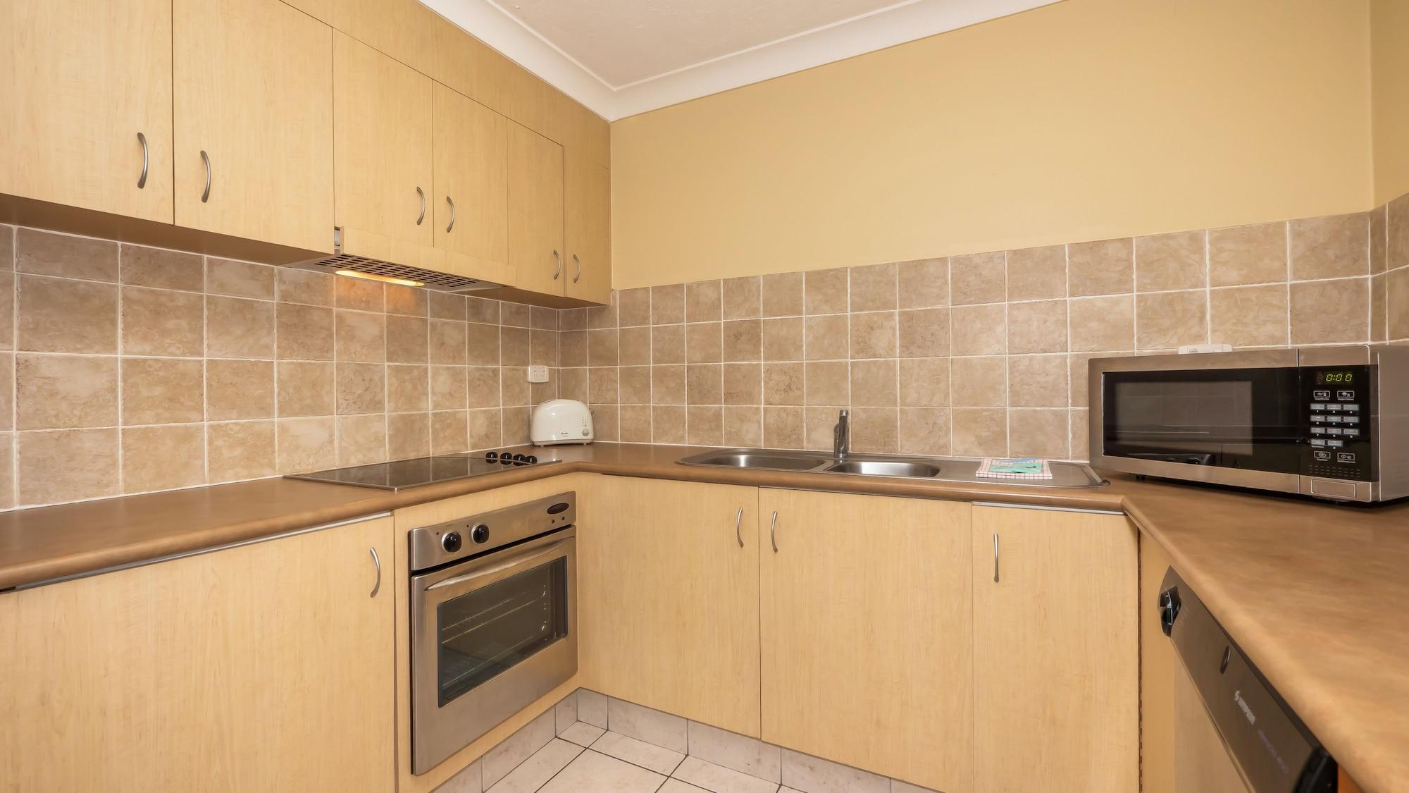 Aristocrat Apartments Gold Coast Extérieur photo