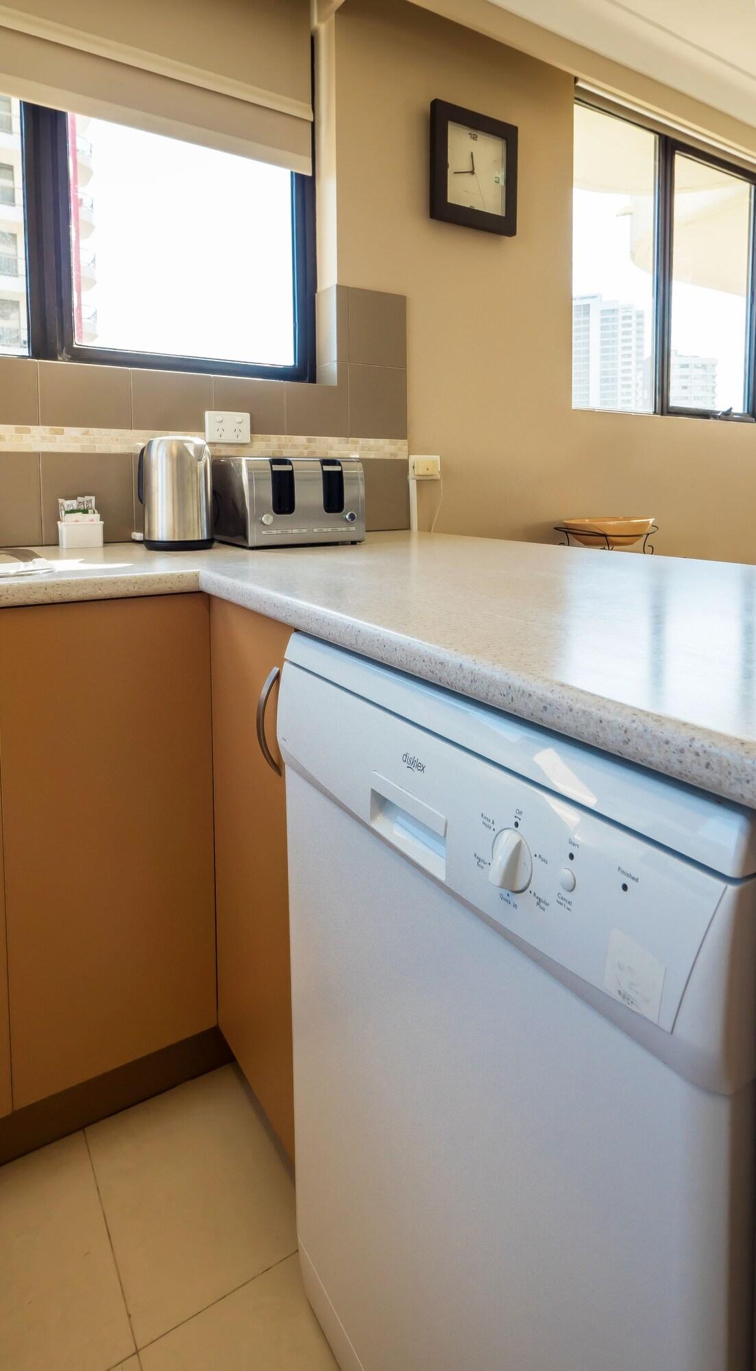 Aristocrat Apartments Gold Coast Extérieur photo