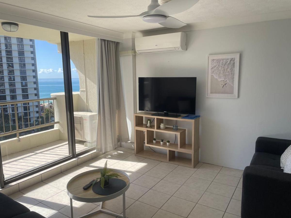 Aristocrat Apartments Gold Coast Extérieur photo