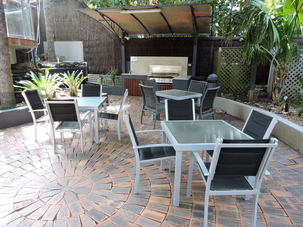 Aristocrat Apartments Gold Coast Extérieur photo