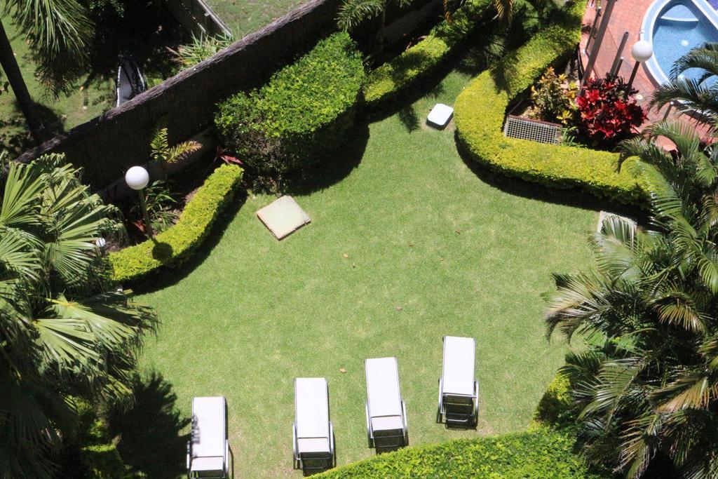 Aristocrat Apartments Gold Coast Extérieur photo