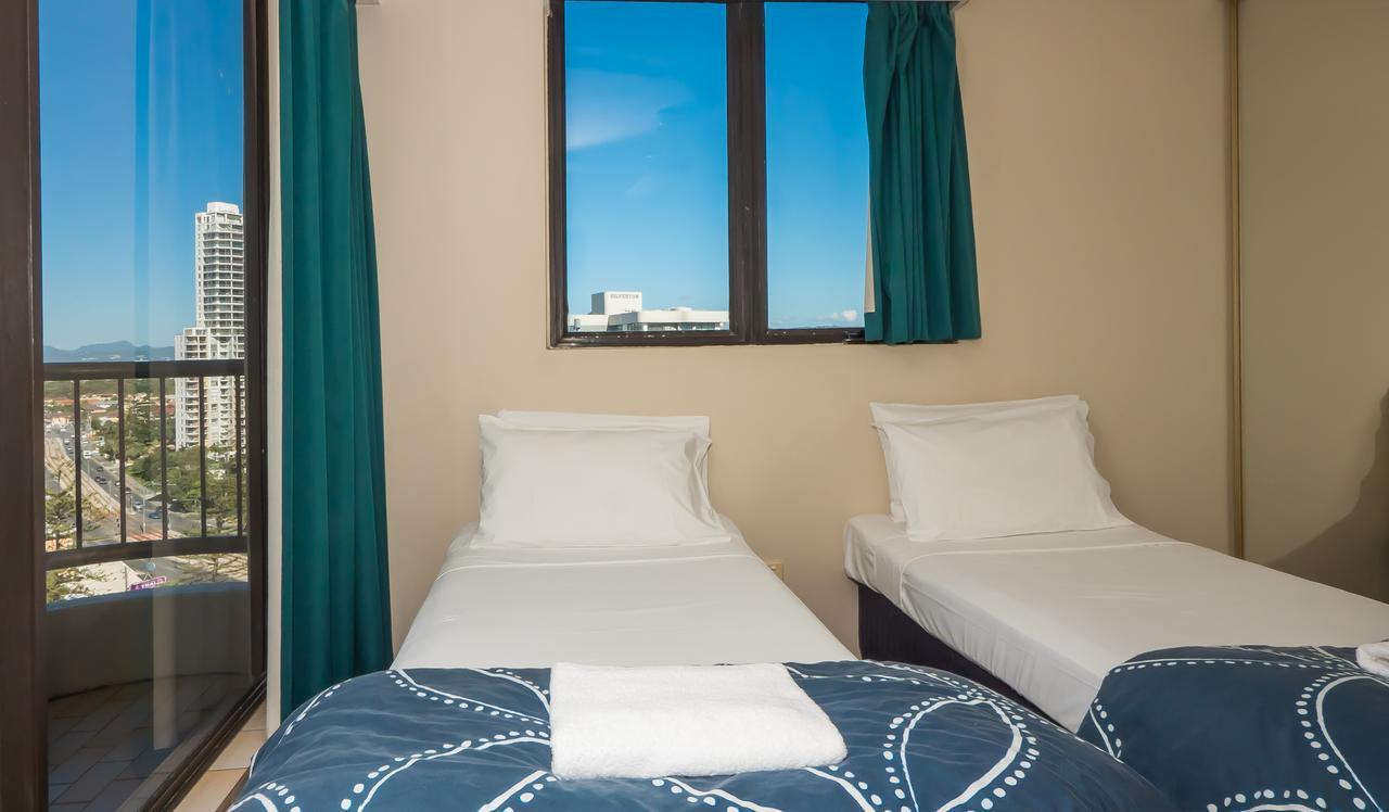 Aristocrat Apartments Gold Coast Extérieur photo