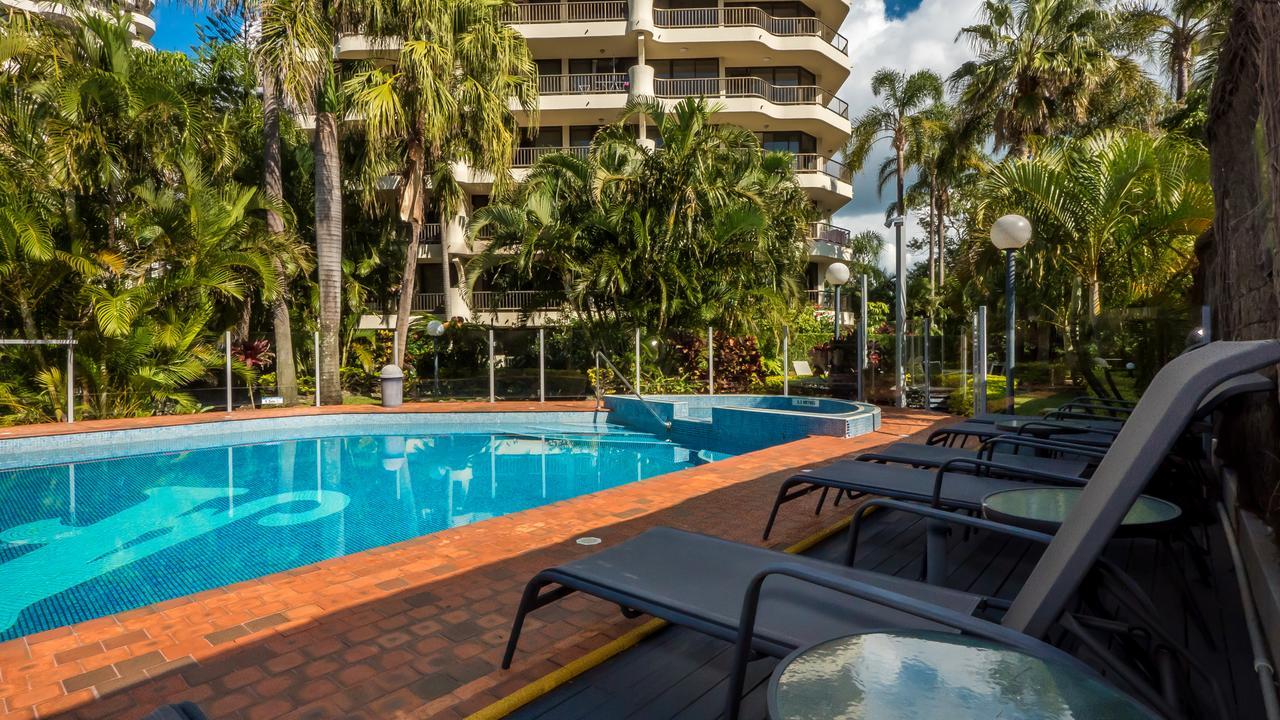 Aristocrat Apartments Gold Coast Extérieur photo