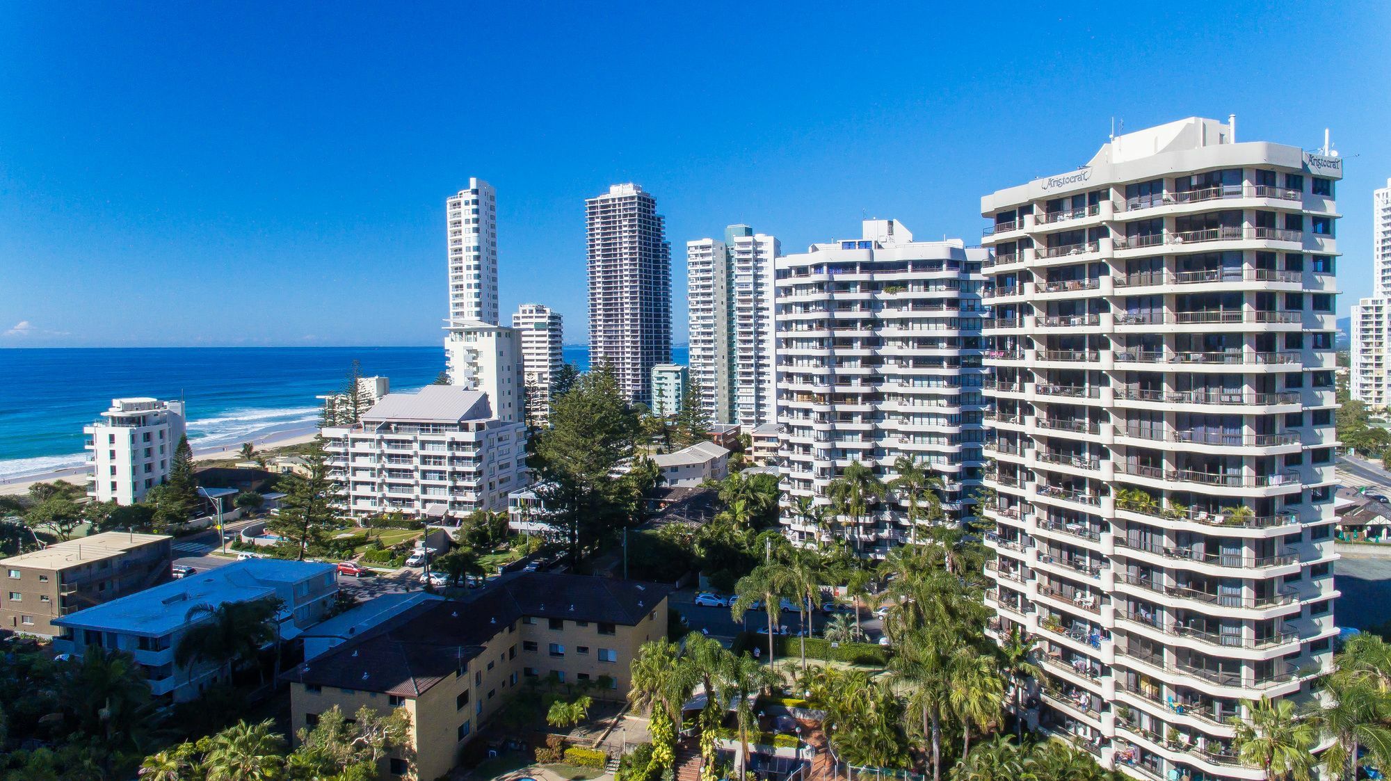 Aristocrat Apartments Gold Coast Extérieur photo
