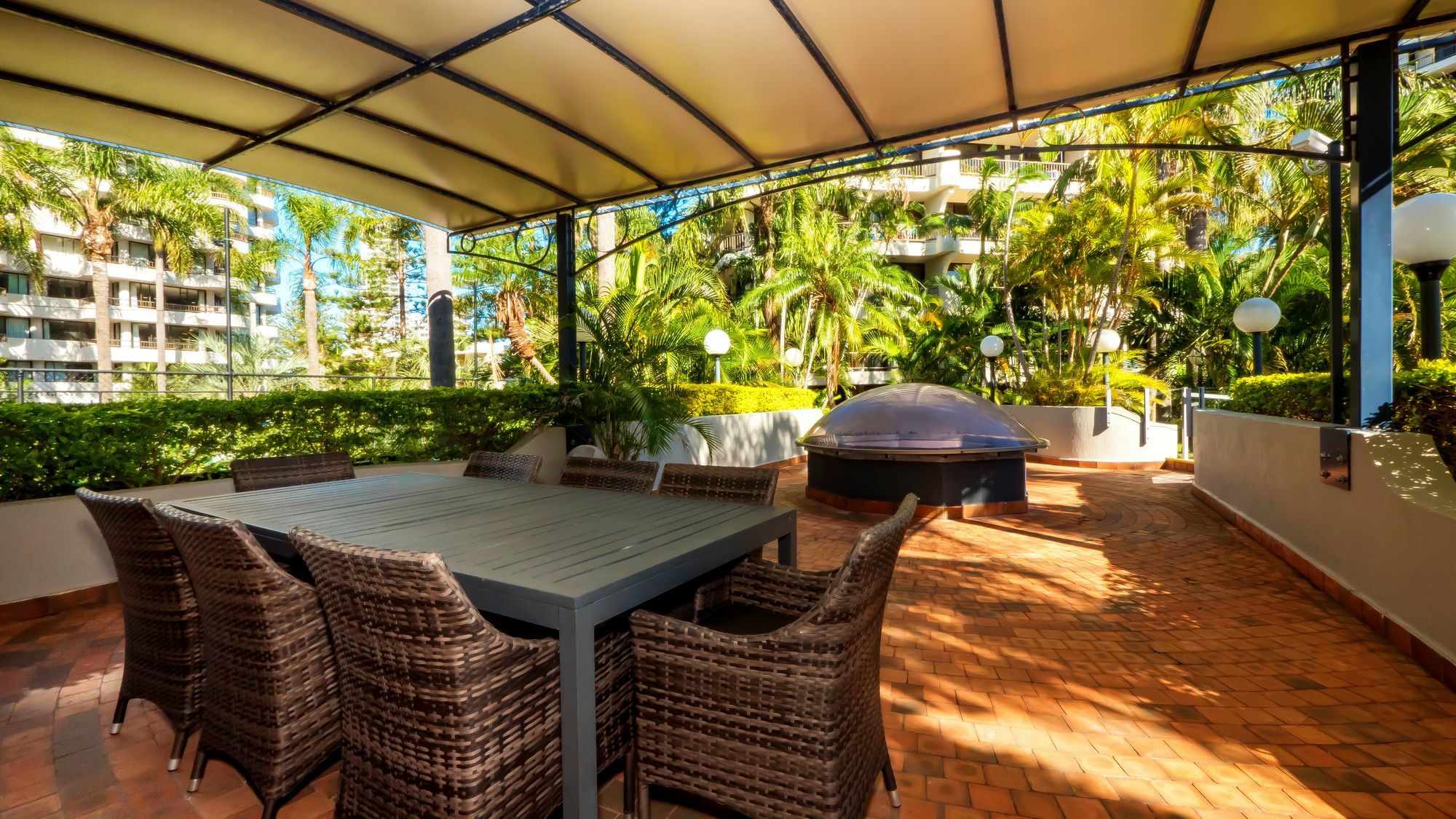 Aristocrat Apartments Gold Coast Extérieur photo