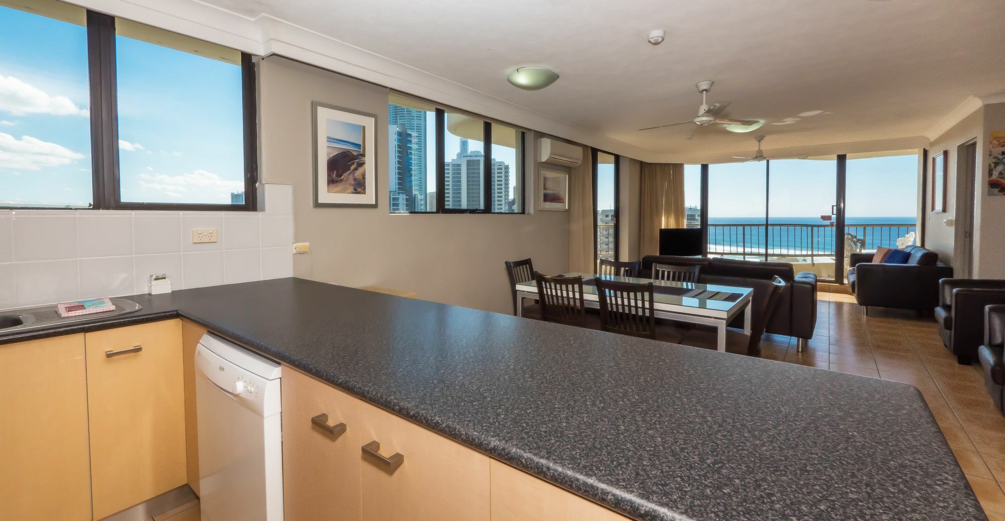 Aristocrat Apartments Gold Coast Extérieur photo