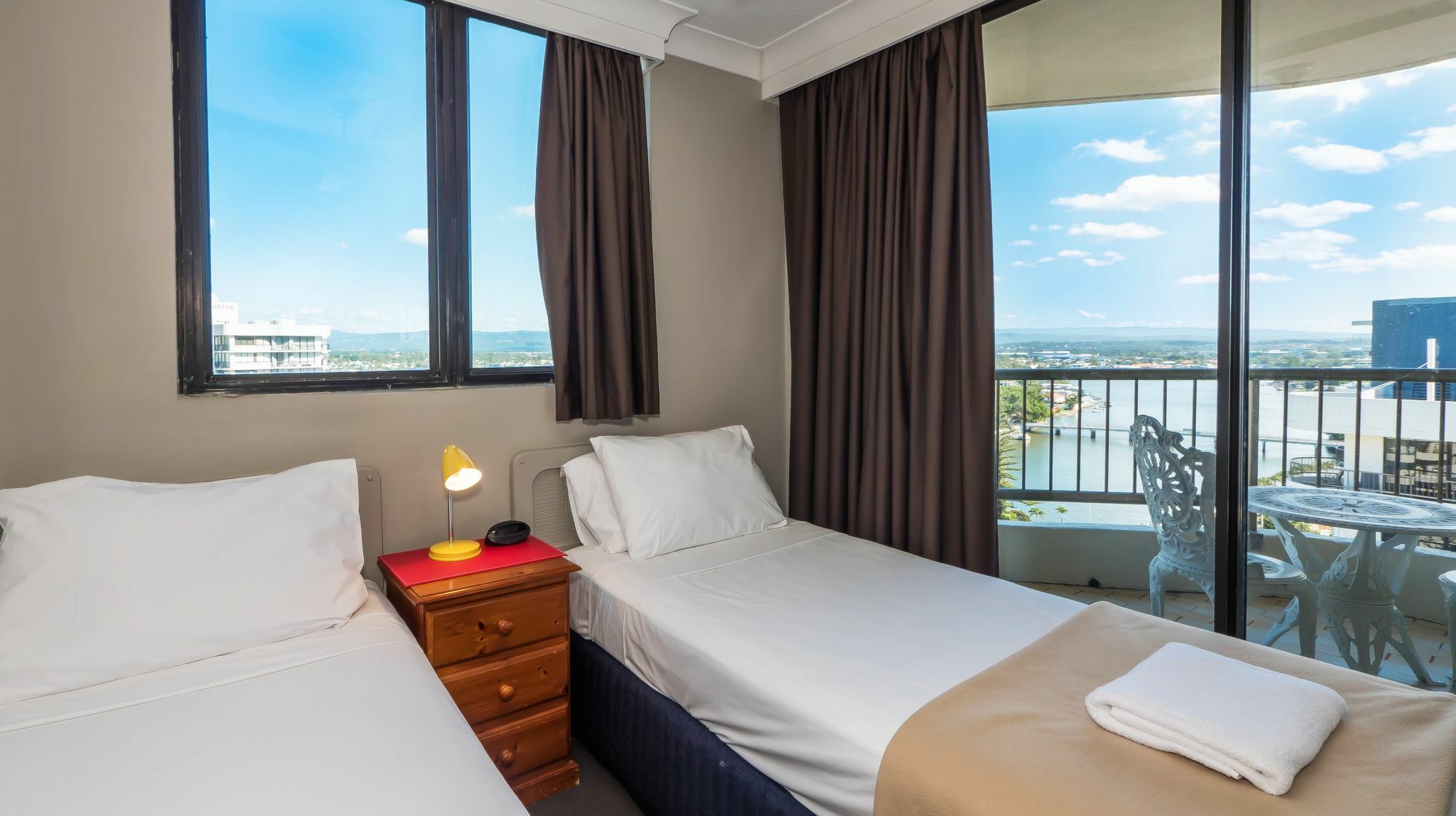 Aristocrat Apartments Gold Coast Extérieur photo