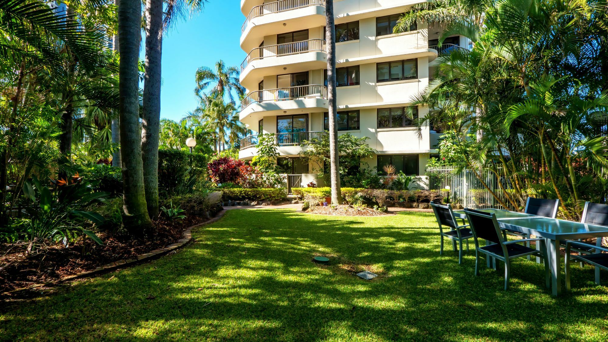 Aristocrat Apartments Gold Coast Extérieur photo
