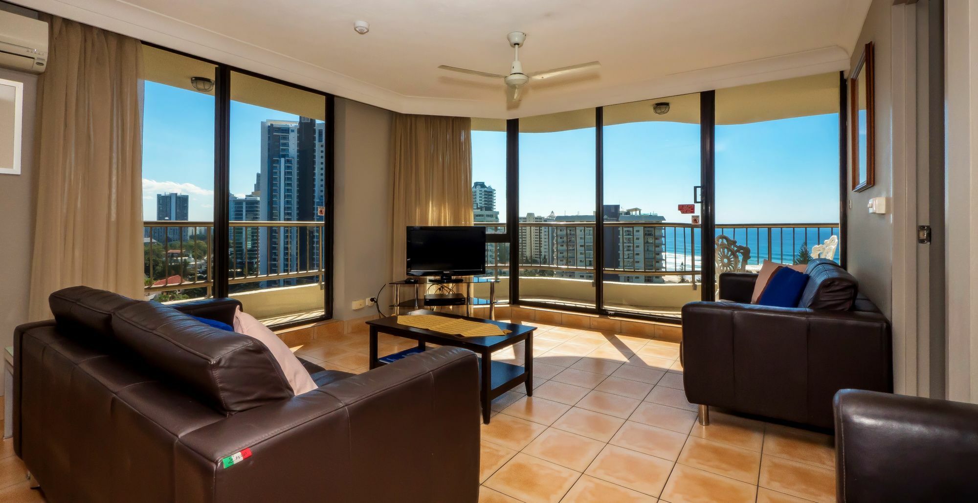 Aristocrat Apartments Gold Coast Extérieur photo